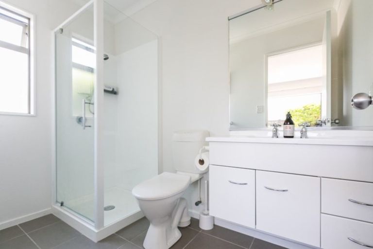 Photo of property in 4 West Place, Greenmeadows, Napier, 4112