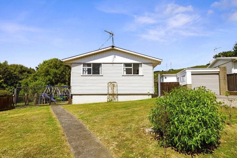 Photo of property in 17 Nassau Avenue, Grenada North, Wellington, 5028