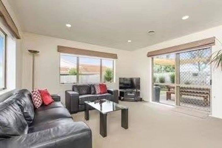 Photo of property in 17 Jelicich Court, Henderson, Auckland, 0612