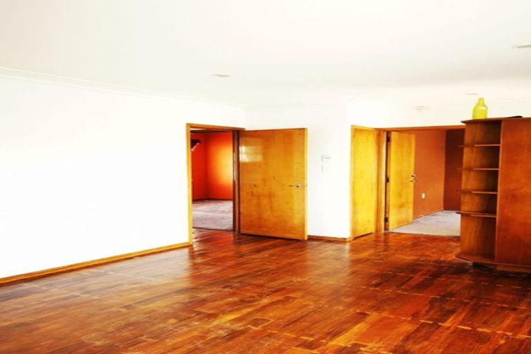 Photo of property in 2/430 Mount Albert Road, Mount Roskill, Auckland, 1041