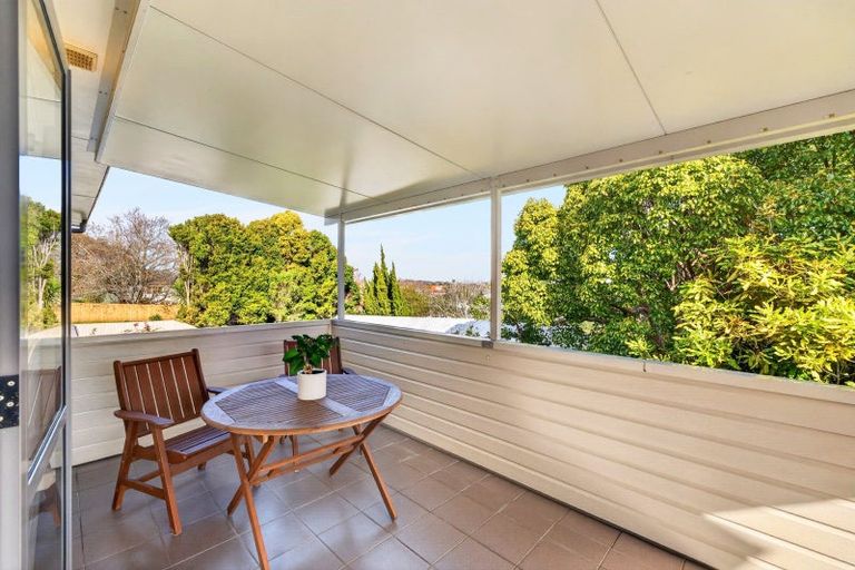 Photo of property in 2/51 Merani Street, Belmont, Auckland, 0622