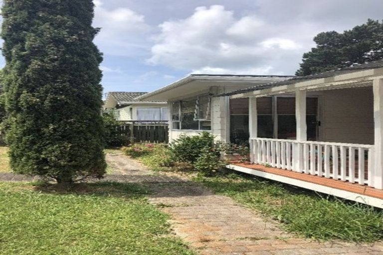 Photo of property in 31 Lavery Place, Sunnynook, Auckland, 0632