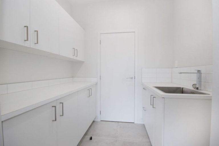 Photo of property in 9 Davey Crescent, Orewa, 0931