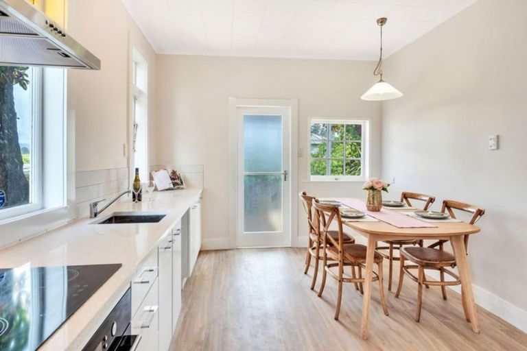 Photo of property in 21 Glendale Road, Glen Eden, Auckland, 0602