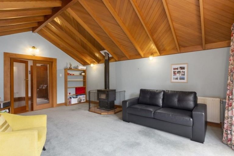 Photo of property in 5 Three Mile Hill Road, Halfway Bush, Dunedin, 9010