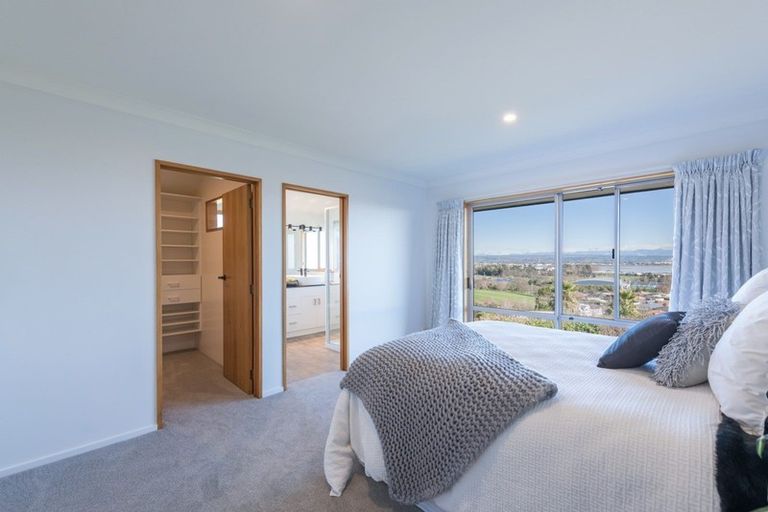 Photo of property in 18 Clairmont Heights, Stoke, Nelson, 7011