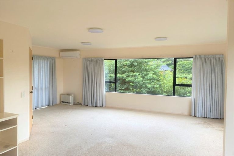 Photo of property in 14 Ellwood Place, Churton Park, Wellington, 6037