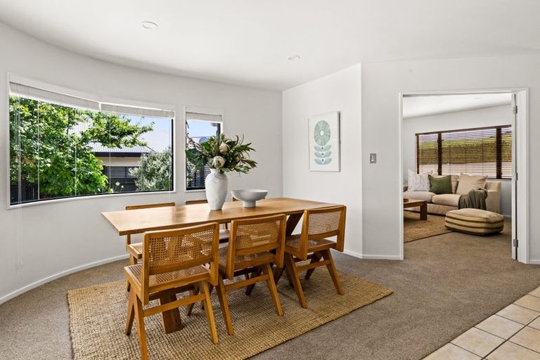 Photo of property in 17 Washington Place, Havelock North, 4130