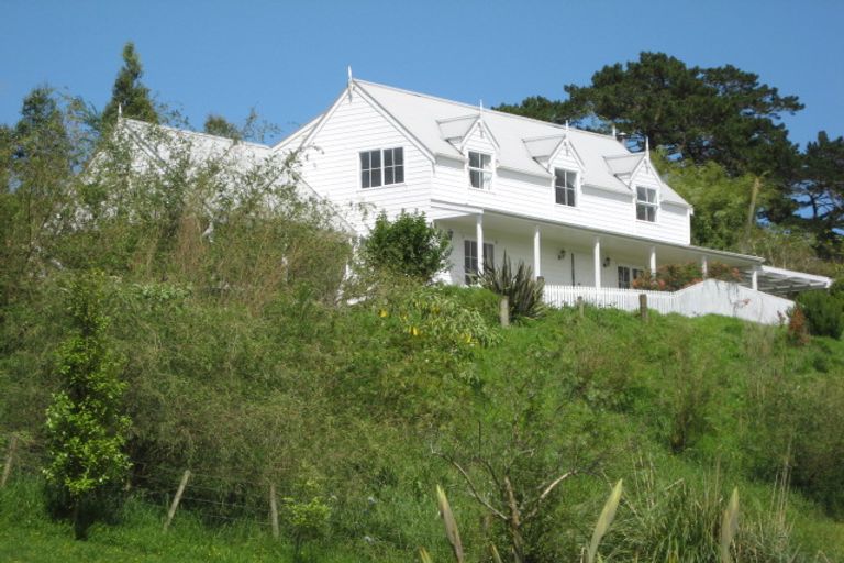 Photo of property in 320 Kauri View Road, Opaheke, Papakura, 2584