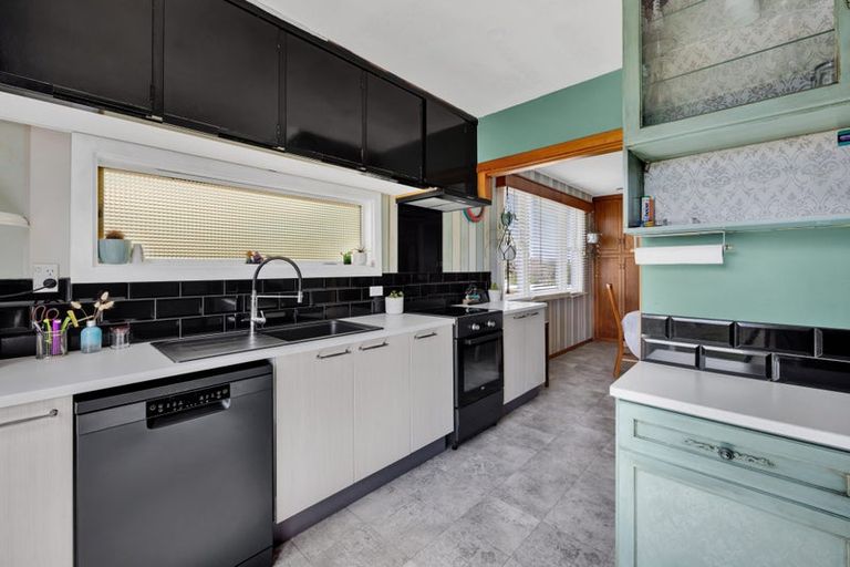 Photo of property in 4 Celia Street, Stratford, 4332