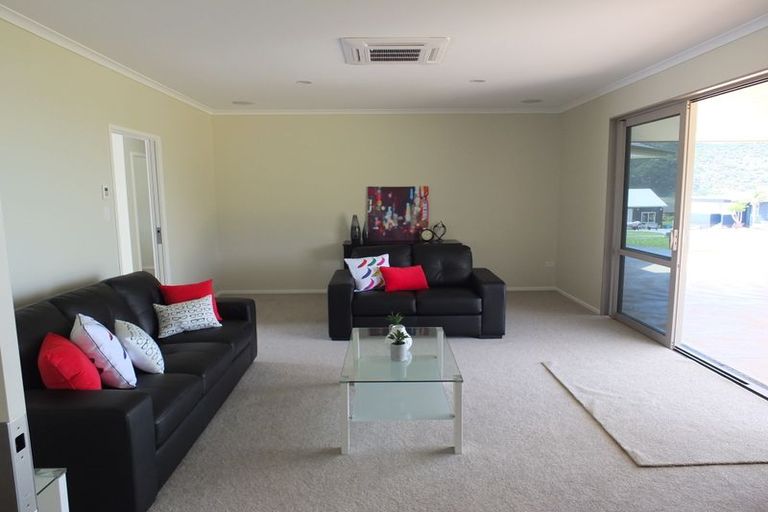 Photo of property in 10a Kiteone Road, Parua Bay, 0174