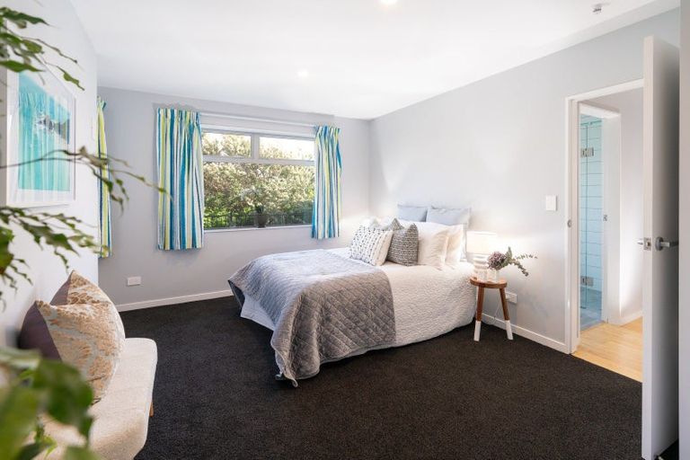 Photo of property in 93a Nevay Road, Miramar, Wellington, 6022