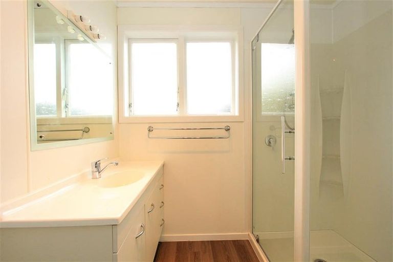 Photo of property in 16 Pickering Crescent, Chedworth, Hamilton, 3210