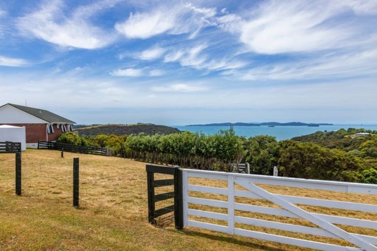 Photo of property in 12 Kotare Place, Sandspit, Warkworth, 0982