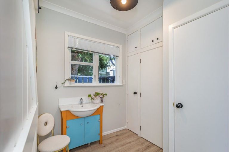 Photo of property in 35 Chester Street, Levin, 5510