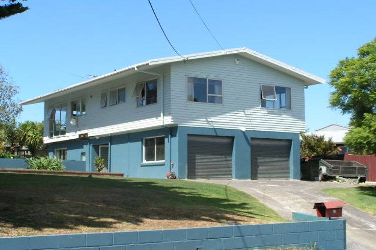 Photo of property in 14 Valley Road, Northcote, Auckland, 0626