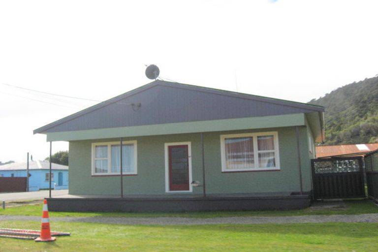 Photo of property in 67 Fox Street, Cobden, Greymouth, 7802