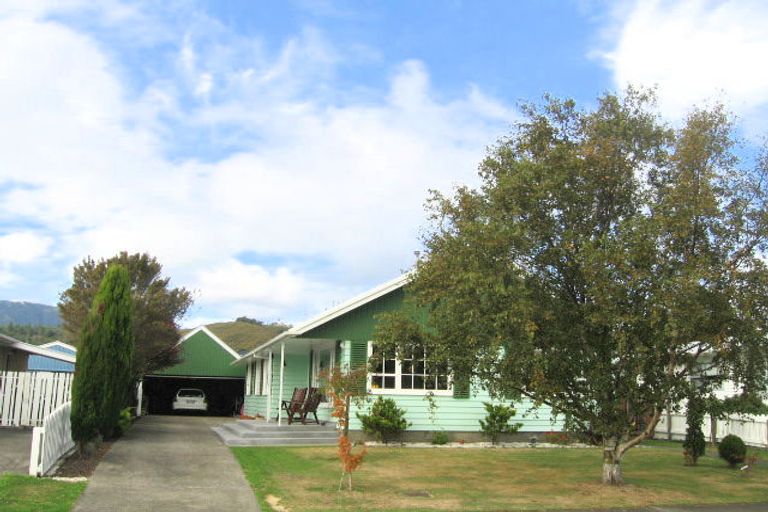 Photo of property in 5 Riversdale Road, Clouston Park, Upper Hutt, 5018