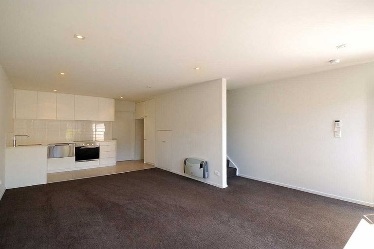 Photo of property in 20/10 North Avon Road, Richmond, Christchurch, 8013