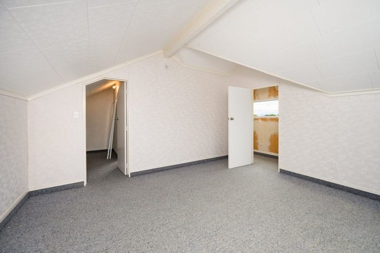 Photo of property in 42 Ihle Street, Terrace End, Palmerston North, 4410