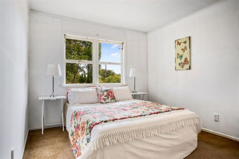 Photo of property in 11 Rowan Terrace, Te Atatu South, Auckland, 0610