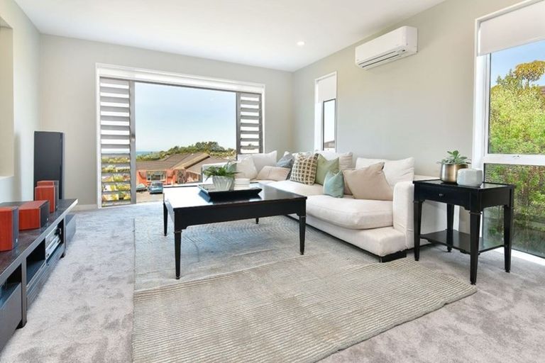 Photo of property in 12 Seaview Crescent, Hatfields Beach, Orewa, 0931
