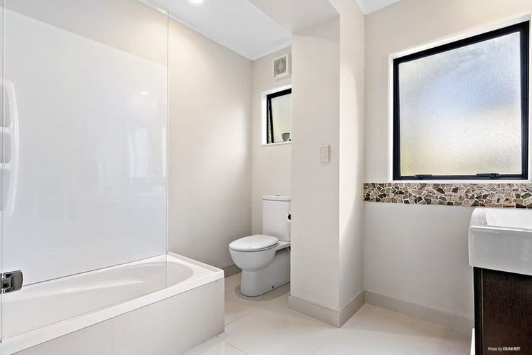 Photo of property in 29 Bellbird Rise, Murrays Bay, Auckland, 0630