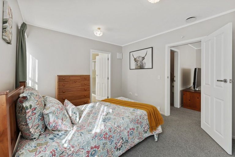 Photo of property in 37 Holland Street, Wainuiomata, Lower Hutt, 5014