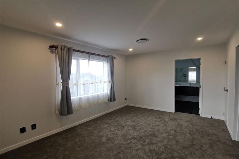 Photo of property in 46 Te Oneroa Way, Long Bay, Auckland, 0630