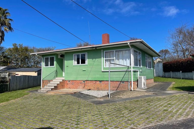 Photo of property in 200 Lake Road, Northcote, Auckland, 0627