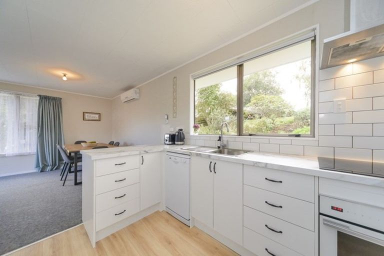 Photo of property in 4 Grant Place, Greenmeadows, Napier, 4112