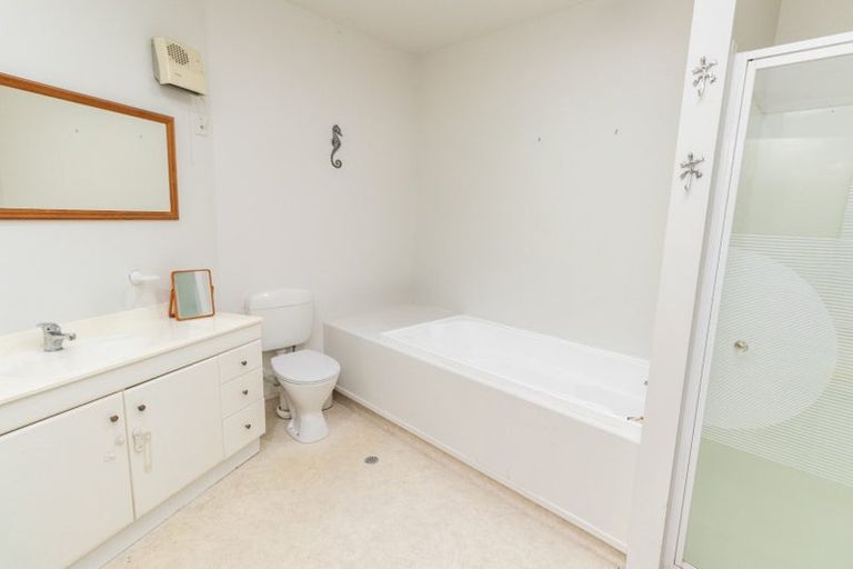 Photo of property in Maison Cabriole Building, 3/60 Courtenay Place, Te Aro, Wellington, 6011