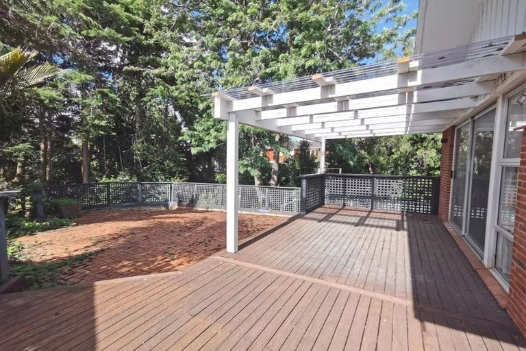 Photo of property in 1/10 Rotoiti Avenue, Pakuranga Heights, Auckland, 2010