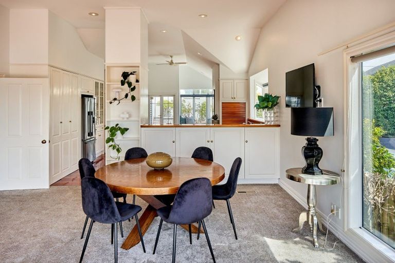 Photo of property in 4 Robieson Street, Roseneath, Wellington, 6011