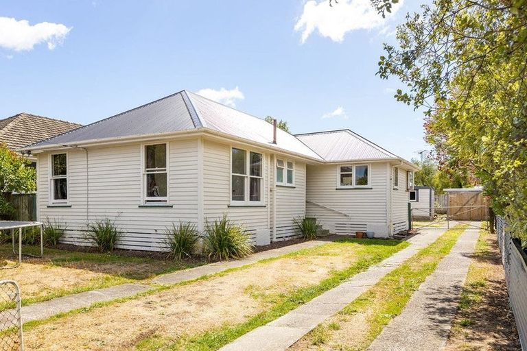 Photo of property in 33 Railway Crescent, Masterton, 5810