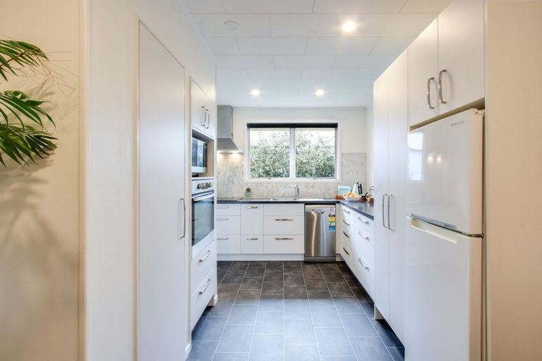 Photo of property in 2/107 Terrace Road, Parkvale, Hastings, 4122