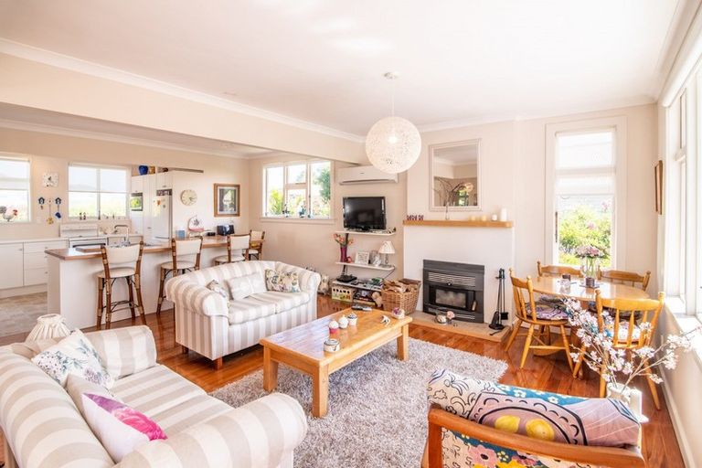 Photo of property in 30 Okains Bay Road, Robinsons Bay, Akaroa, 7581