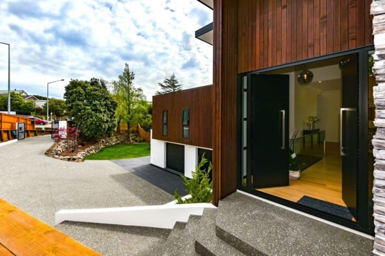 Photo of property in 161 Hackthorne Road, Cashmere, Christchurch, 8022