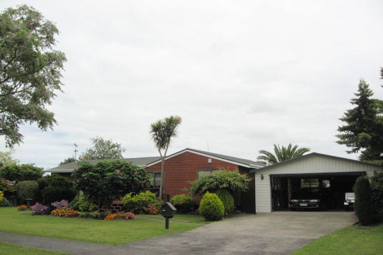 Photo of property in 5 Evanda Crescent, Conifer Grove, Takanini, 2112