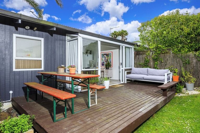 Photo of property in 5/6 Bond Crescent, Forrest Hill, Auckland, 0620