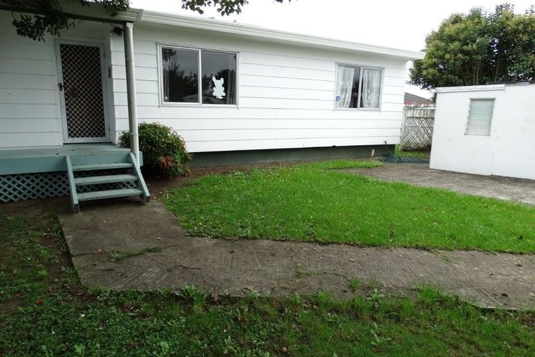 Photo of property in 1/12 Miriam Corban Heights, Henderson, Auckland, 0612