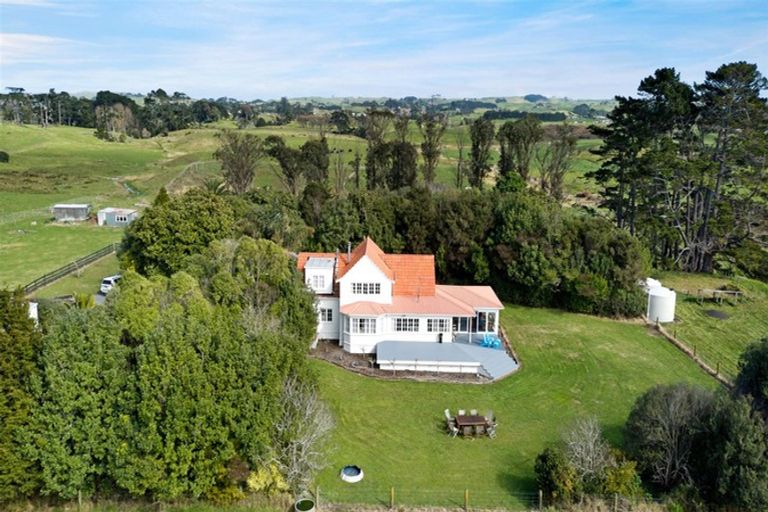 Photo of property in 115 Awhitu Road, Karioitahi, Waiuku, 2683