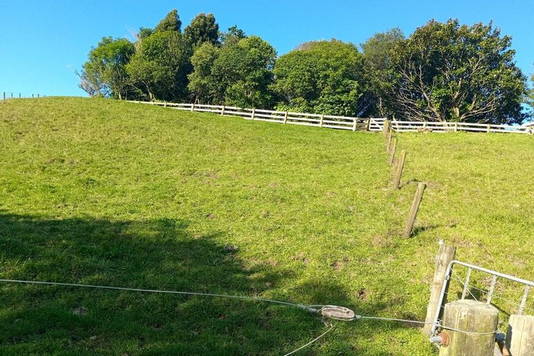 Photo of property in 126 Awai Road, Tarurutangi, New Plymouth, 4372