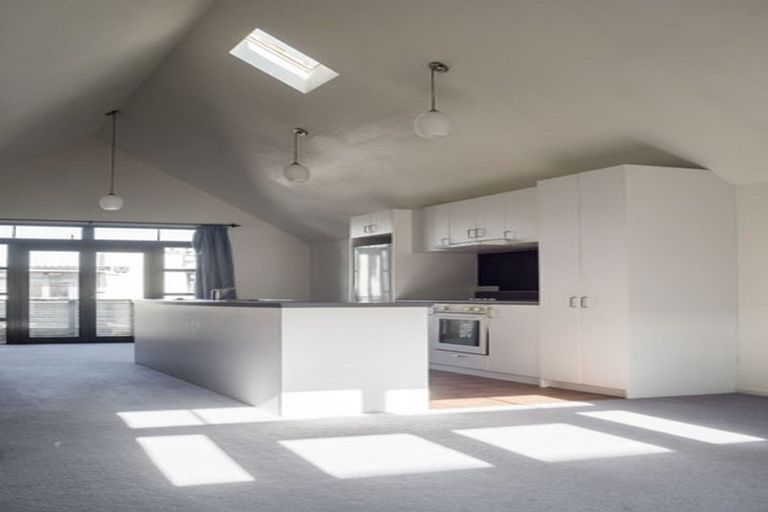 Photo of property in Pirie Street Townhouses, 18/35 Pirie Street, Mount Victoria, Wellington, 6011