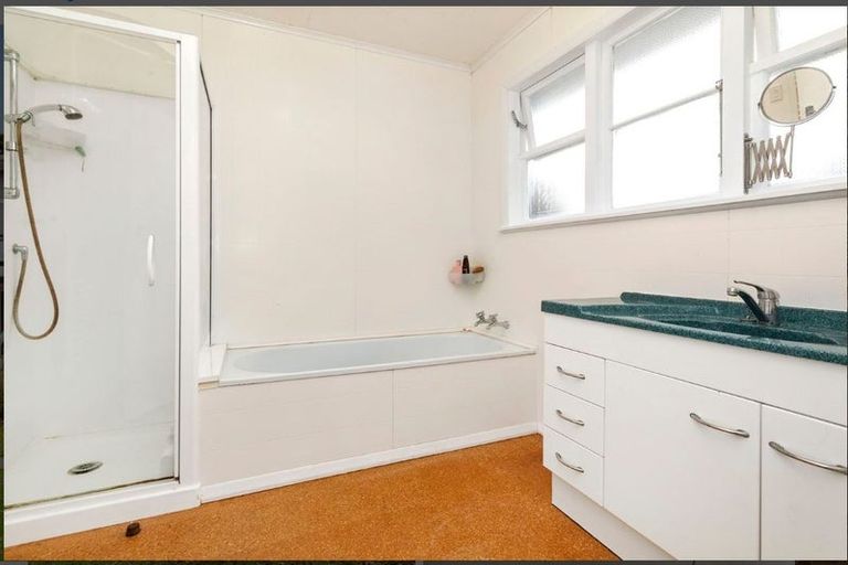 Photo of property in 1 Westhaven Drive, Tawa, Wellington, 5028