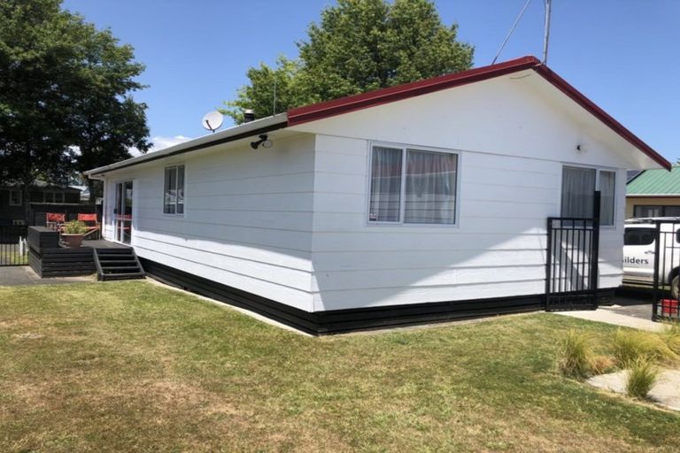 Photo of property in 16 Raukura Street, Turangi, 3334