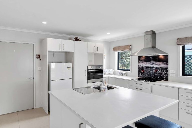 Photo of property in 2 Burns Street, Springvale, Whanganui, 4501