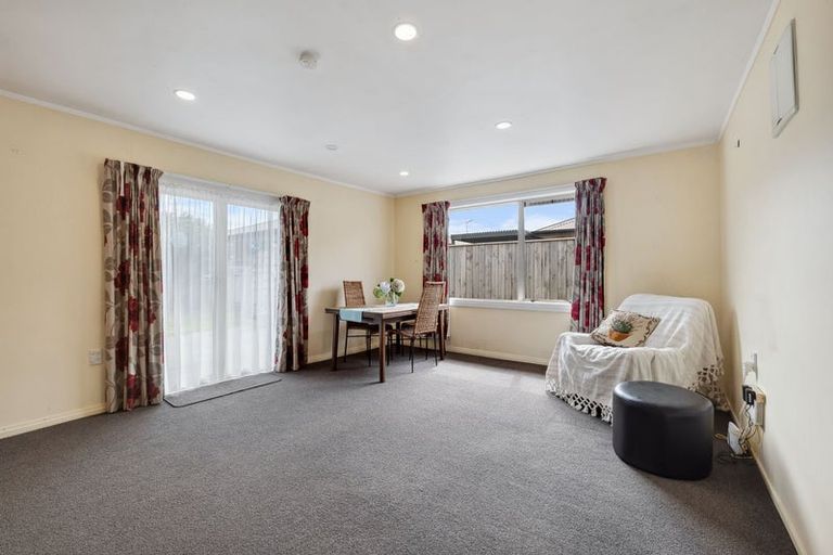 Photo of property in 7 Watters Row, Glen Avon, New Plymouth, 4312