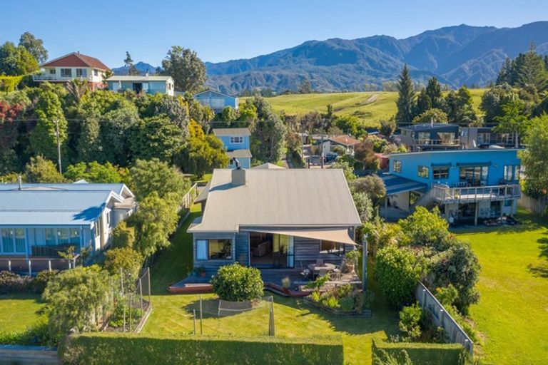 Photo of property in 266 Patons Rock Road, Patons Rock, Takaka, 7182