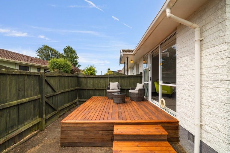 Photo of property in 1/180a Grimseys Road, Redwood, Christchurch, 8051